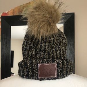 LYM POM BEANIE